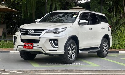 TOYOTA FORTUNER 2.8V 4WD A/T 2019 สีขาว (LN0252)