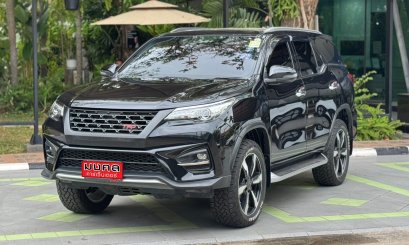 TOYOTA FORTUNER 2.8 TRD SPORTIVO 4WD A/T 2019 สีดำ (LH0426) 9-10