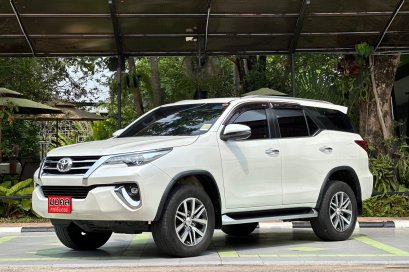 TOYOTA FORTUNNER 2.4 V A/T 2019 สีขาว (LM0145) 8-9