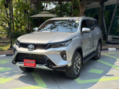 TOYOTA FORTUNER LEADER 2.4 V 4WD A/T 2022 สีเทา (LM0307) 10-11