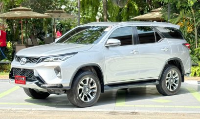 TOYOTA FORTUNER LEADER 2.4 V 4WD A/T 2022 สีเทา (LM0307) 10-11