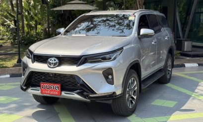 TOYOTA FORTUNER LEADER 2.4 V 4WD A/T 2022 สีเทา (LM0307) 10-11