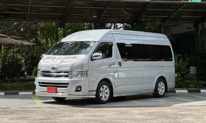 TOYOTA COMMUTER 2.5 D4D M/T 2011 สีเทา (LM0372) 4-5