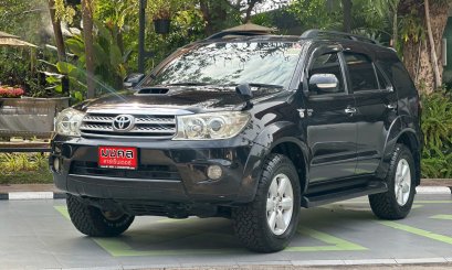 TOYOTA FORTUNER 3.0 D4D 4WD A/T 2006 สีดำ (LN0092) 3-4