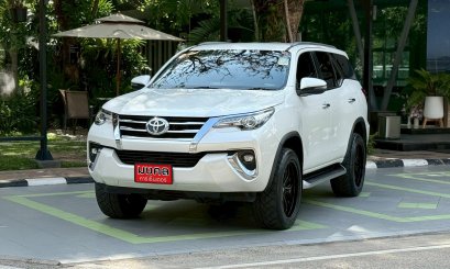 TOYOTA FORTUNER 2.4 V A/T 2019 สีขาว (LN0122) 8-9