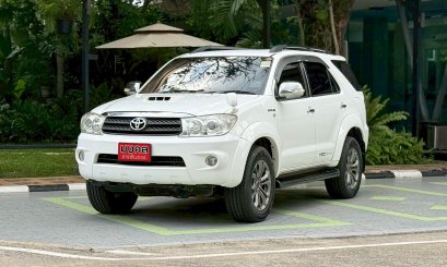 TOYOTA FORTUNER 3.0 D4D 4WD A/T 2006 สีขาว (LN0153) 2-3