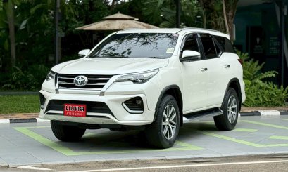 TOYOTA FORTUNER 2.4 V A/T 2017 สีขาว (LN0190) 7-8