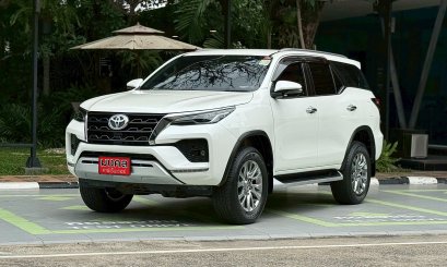 TOYOTA FORTUNER 2.4 V A/T 2020 สีขาว (LN0192) 9-10