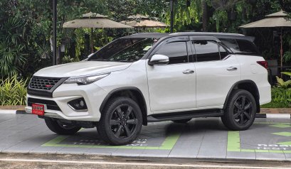 TOYOTA FORTUNER 2.8 TRD SPORTIVO 4WD A/T 2017 สีขาว (LN0250) 8-9