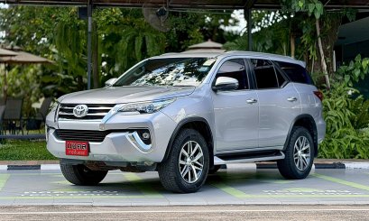 TOYOTA FORTUNER 2.4 V A/T 2017 สีเทา (LN0276) 7-8
