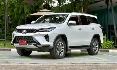 TOYOTA FORTUNER LEADER 2.4 V A/T 2023 สีขาว (LN0293) 10-11