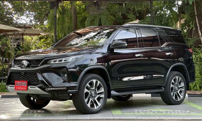 TOYOTA FORTUNER LEGENDER 2.8 A/T 2021 สีดำ (LN0313) 10-11