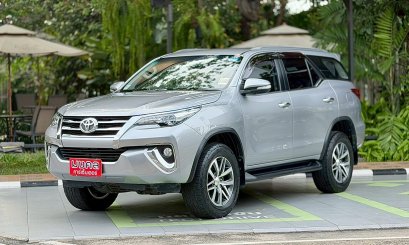 TOYOTA FORTUNER 2.4 V A/T 2016 สีเทา (LN0321) 6-7
