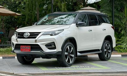 TOYOTA FORTUNER TRD SPORTIVO 2.8 A/T 2019 สีขาว (LN0325)  10-11