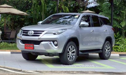 TOYOTA FORTUNER 2.4 V A/T 2016 สีเทา (LN0340) 6-7