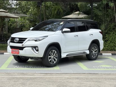 TOYOTA FORTUNER 2.4 V A/T 2019 สีขาว (LN0345) 7-8