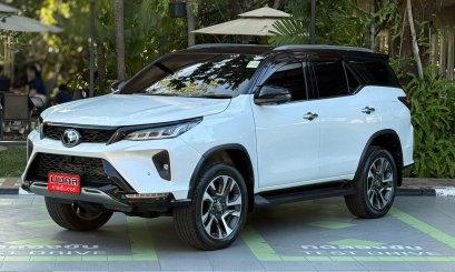 TOYOTA FORTUNER LEGENDER 2.4 A/T 2021 สีขาว-ดำ (LN0363) 11-12
