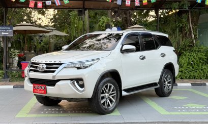 TOYOTA FORTUNER 2.4 V A/T 2019 สีขาว (LN0369) 7-8
