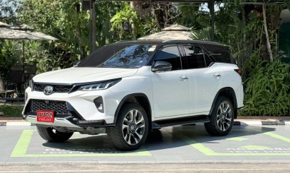 TOYOTA FORTUNER LEGENDER 2.8 4WD A/T 2020 สีขาว-ดำ (LP0008)