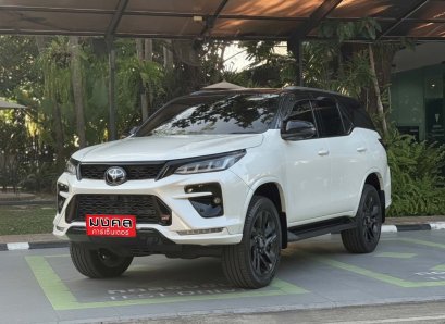 TOYOTA FORIUNER 2.8 GR SPORT 4WI A/T 2021 สีขาว-ดำ (LP0015) 10-11