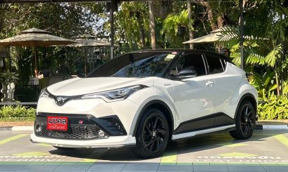 TOYOTA CH-R 1.8 GR SPORT A/T 2022 สีขาว-ดำ (LP0016) 6-7