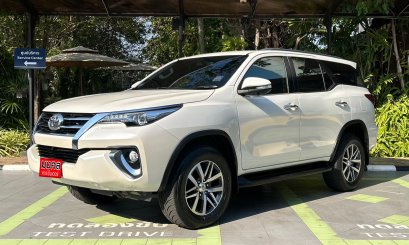 TOYOTA FORTUNER 2.4 V A/T 2016 สีขาว (LP0017) 6-7