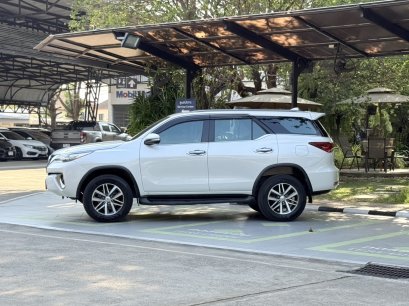 TOYOTA FORTUNER 2.8 V 4WD A/T 2016 สีขาว (LP0029) 7-9