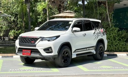 TOYOTA FORTUNER 2.8 V A/T 2015 สีขาว (LP0030) 6-7