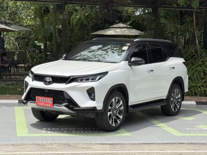 TOYOTA FORTUNER LEGENDER 2.8 A/T 2021 สีขาว-ดำ ( LP0068 ) 9-10
