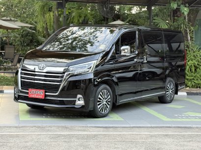TOYOTA MAJESTY 2.8 PREMIUM A/T 2025 สีดำ ( LP0089 ) 16-17