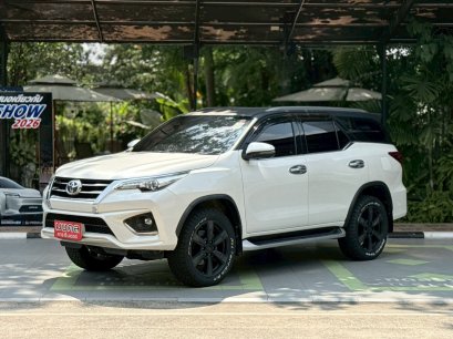 TOYOTA FORTUNER 2.8 TRD SPORTIVO 4WD A/T 2018 สีขาว-ดำ ( LP0101 ) 8-9
