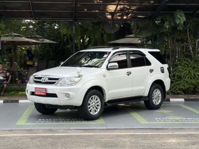TOYOTA FORTUNER 2.7 V 4WD A/T 2005 สีขาว ( LP0168 ) 2-3