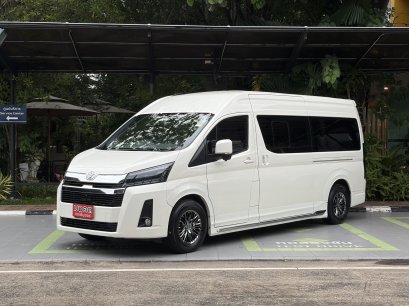 TOYOTA COMMUTER 2.8 A/T 2025 สีขาว ( LP0174 ) 13-14