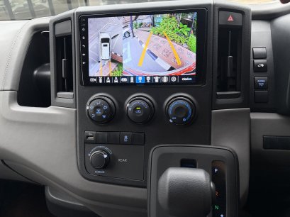 TOYOTA COMMUTER 2.8 A/T 2025 สีขาว ( LP0174 ) 13-14