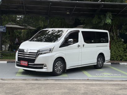 TOYOTA MAJESTY 2.8 PREMIUM A/T 2020 สีขาว ( LP0193 ) 11-12