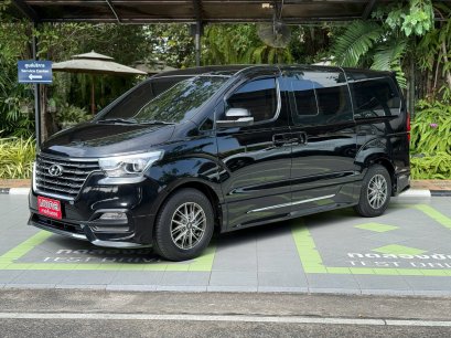 HYUNDAI H-1 2.5 ELITE A/T 2022 สีดำ ( LP0232 ) 7-8
