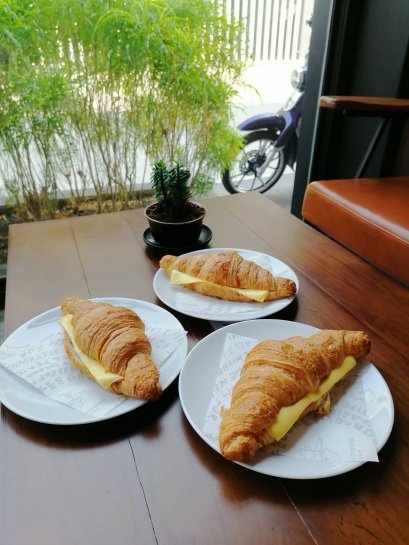 กระแส ‘ครัวซองต์’ มาแรงขนาดนี้ Greyhound Coffee ไม่รอช้า เตรียมครัวซองต์ร้อนๆ หอมกรุ่นพร้อมเสิร์ฟมาให้คุณไม่ตกกระแสแน่นอน