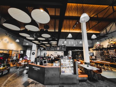 สุดปังกับร้านกาแฟสไตล์โชว์รูม