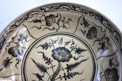 Ceramic Plate 9" - Wiang Galong (Black Lotus)