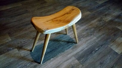 Wooden Stool - Curve Design