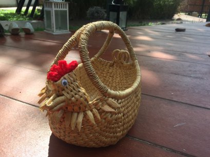 Water hyacinth wicker work - chicken basket with handle 6 inches