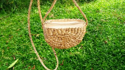 กระเป๋าผักตบชวาแบบสะพายข้าง ขนาดเล็ก