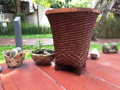 Wide mouth basket