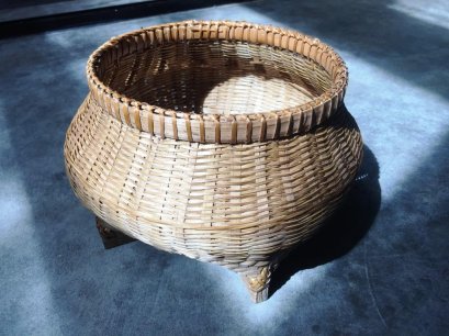 Pumpkin-shape basket