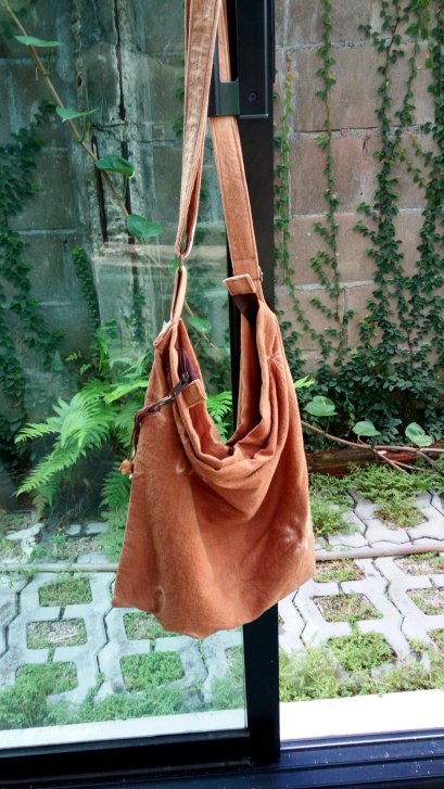 กระเป๋าสะพายมัดย้อม