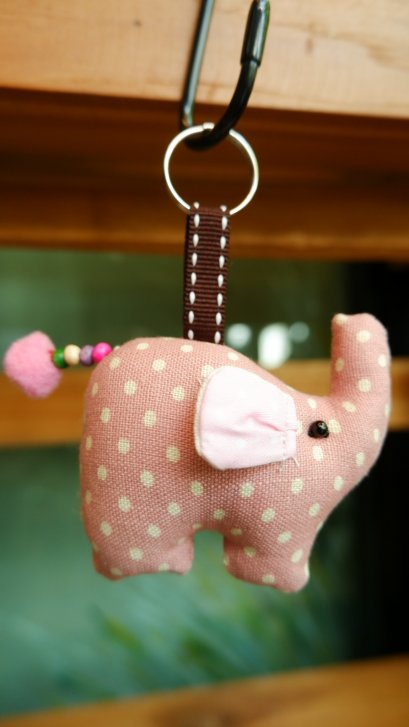 Cloth elephant keychain, pink