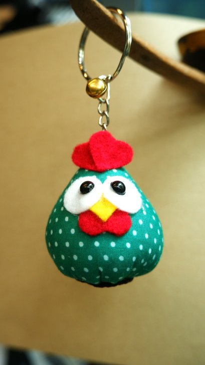 Chicken keychain - Dark Green