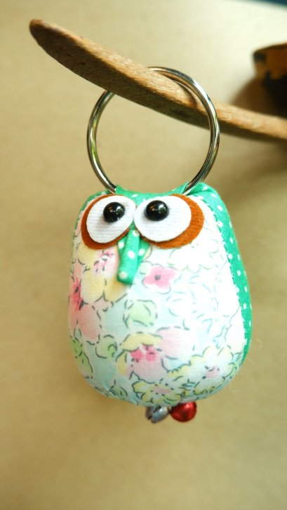 Owl keychain-Light green