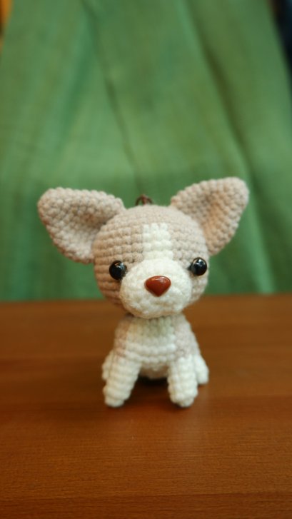 Chivava dog crochet keychain