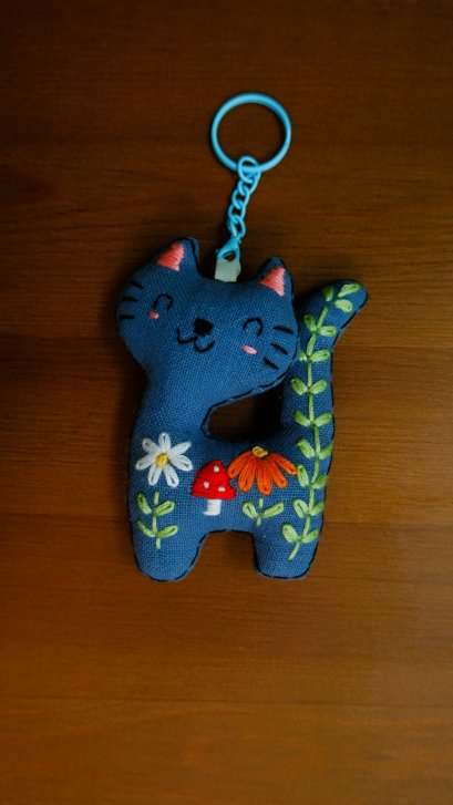 Embroidered purple cat keychain